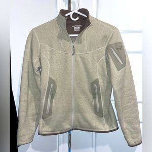 Arc’teryx Cream Covert Cardigan S